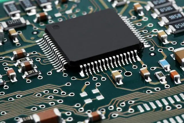 收購賽靈思現(xiàn)場可編程門陣列、意法半導(dǎo)體微控制器 MCU、德州儀器時鐘發(fā)生器
