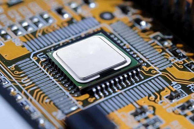供應(yīng) AMD EPYC? 處理器：EPYC 9005 系列、EPYC 7003 系列、EPYC 4004 系列